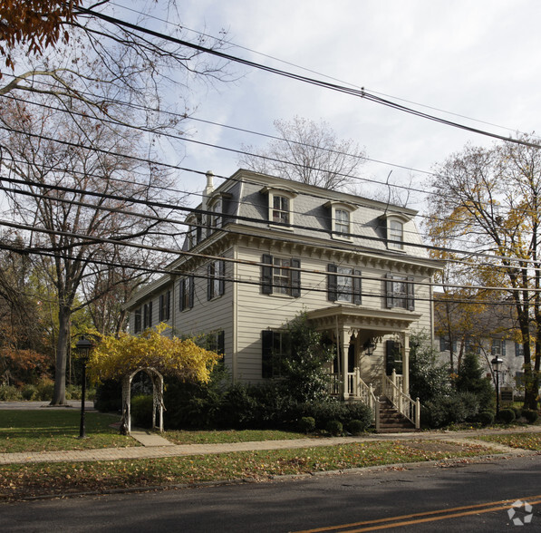 49 Grove St, Haddonfield, NJ à vendre - Photo principale - Image 1 de 1