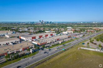 1605-1645 32nd Ave NE, Calgary, AB à louer Photo du bâtiment- Image 2 de 9