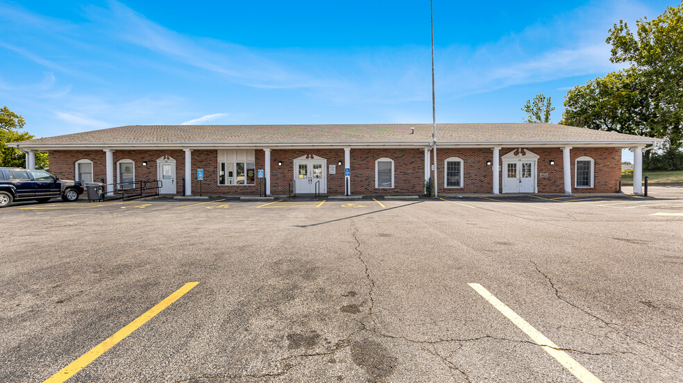 2495-2499 Raymond Dr, Saint Charles, MO for sale - Building Photo - Image 2 of 48