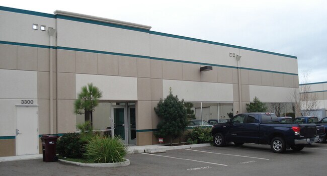 Plus de détails pour 3300-3302 Arden Rd, Hayward, CA - Industriel à louer