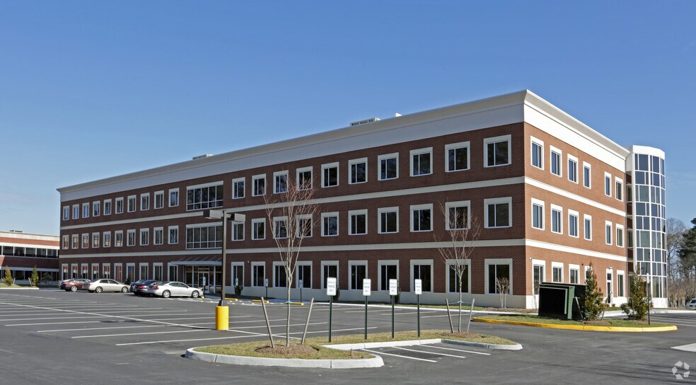 555 S Independence Blvd, Virginia Beach, VA à louer - Photo du bâtiment - Image 2 de 30