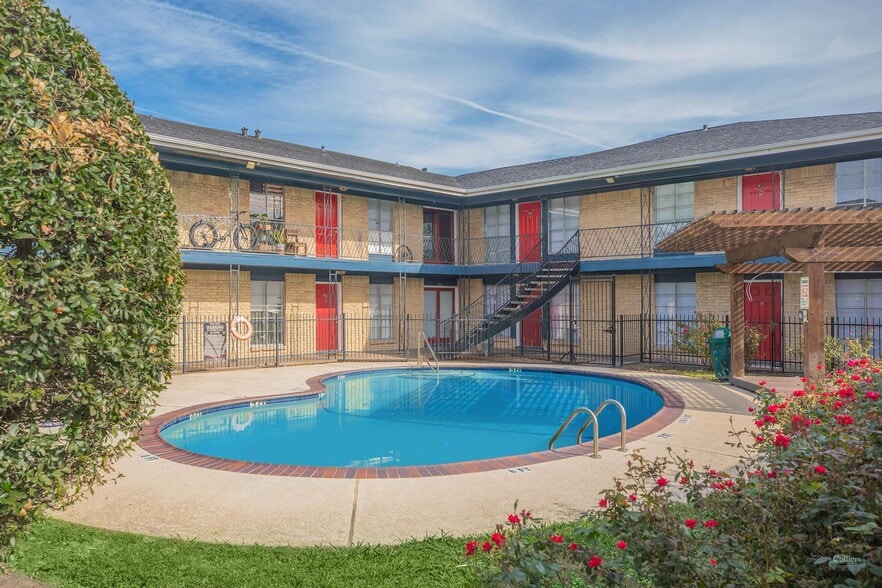 801 S Allen Genoa Rd, South Houston, TX à vendre - Photo du bâtiment - Image 1 de 39