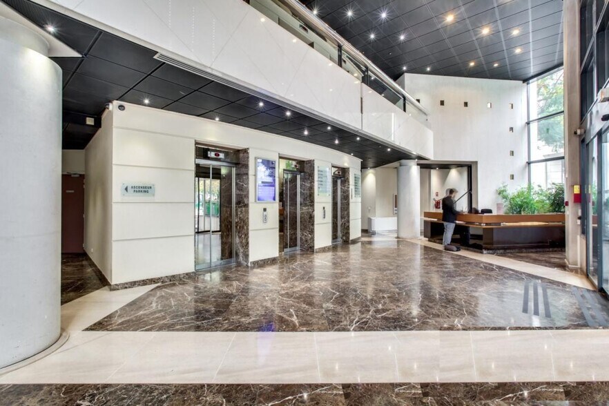 Bureau dans Boulogne-Billancourt à louer - Hall d’entrée - Image 3 de 3
