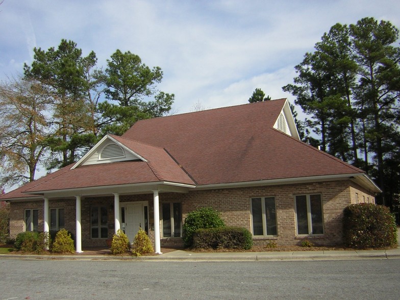 707 W H Smith Blvd, Greenville, NC à vendre - Photo du bâtiment - Image 1 de 1