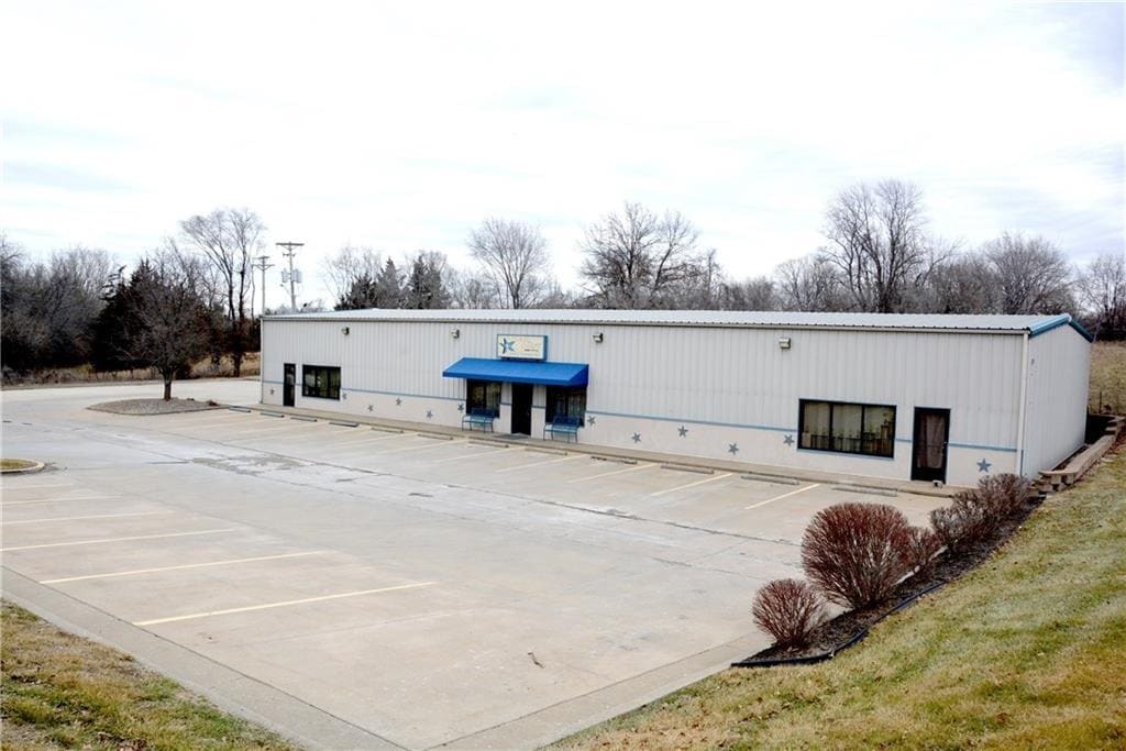 1001 SE Salem St, Oak Grove, MO for sale Primary Photo- Image 1 of 6