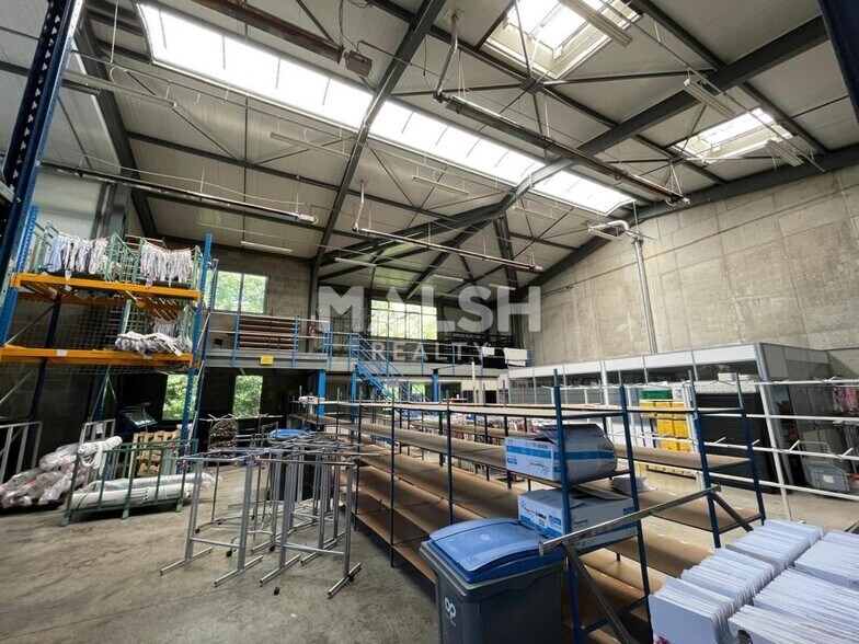 4 Allée Des Chevreuils, Lissieu for lease - Building Photo - Image 2 of 8