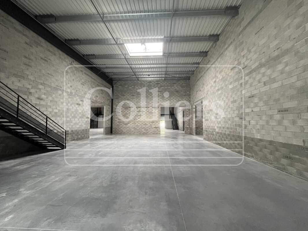 Flex in Manosque for lease Building Photo- Image 1 of 7