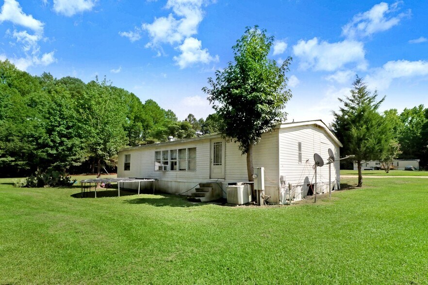 104 Eddie Dr, Princeton, NC for sale - Building Photo - Image 2 of 2