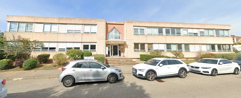 595 Route De La Seds, Vitrolles à louer - Photo du bâtiment - Image 1 de 4