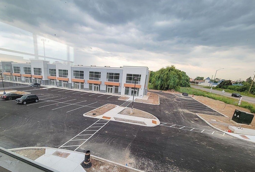 1038 Garner Rd W, Hamilton, ON for lease - Building Photo - Image 3 of 7