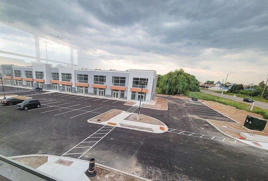 1038 Garner Rd W, Hamilton, ON à louer - Photo du bâtiment - Image 3 de 7