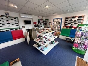 127 Cold Bath Rd, Harrogate for lease Interior Photo- Image 2 of 7