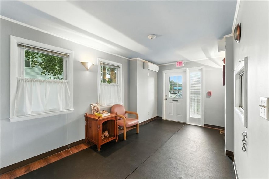 2789 Post Rd, Warwick, RI for sale - Interior Photo - Image 3 of 30