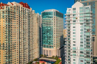 Plus de détails pour 1111 Brickell Ave, Miami, FL - Commerce de détail à louer
