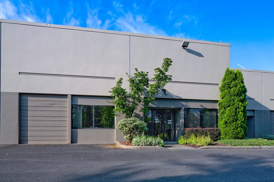 4900-4916 NE 122nd Ave, Portland, OR à louer - Photo du bâtiment - Image 2 de 29