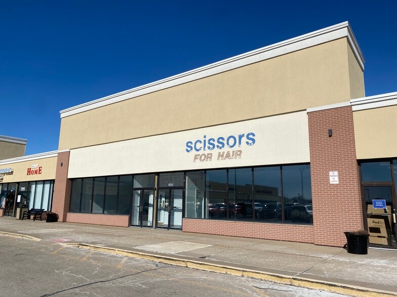 3425-3523 N University St, Peoria, IL for lease - Building Photo - Image 1 of 8