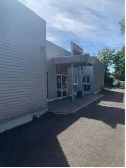 Flex in Argenteuil for lease - Building Photo - Image 2 of 24