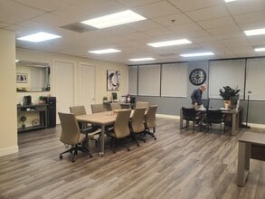 5065 Deer Valley Rd, Antioch, CA à louer Photo intérieure- Image 1 de 10