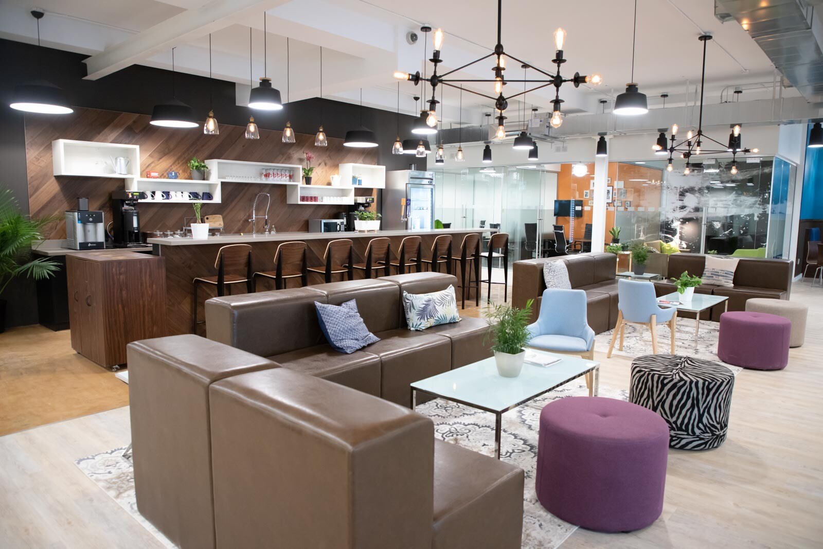 146-152 Thirtieth St, Toronto, ON à louer Photo intérieure- Image 1 de 14