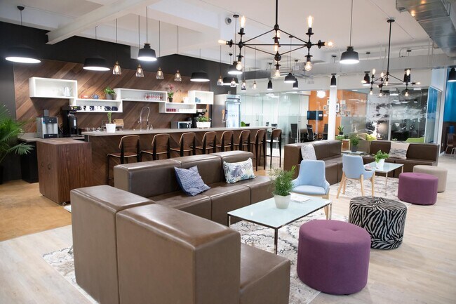 Plus de détails pour 146-152 Thirtieth St, Toronto, ON - Coworking à louer