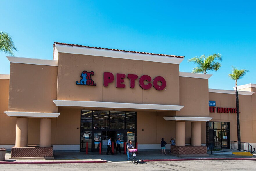 1401-1493 N Montebello Blvd, Montebello, CA à louer - Photo du bâtiment - Image 2 de 2