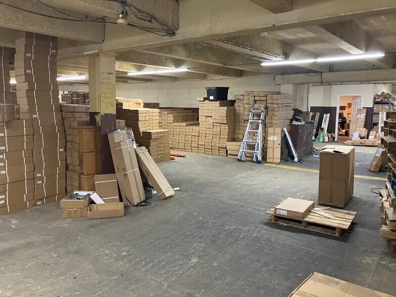 32 Intersection St, Hempstead, NY à louer - Photo du bâtiment - Image 2 de 10