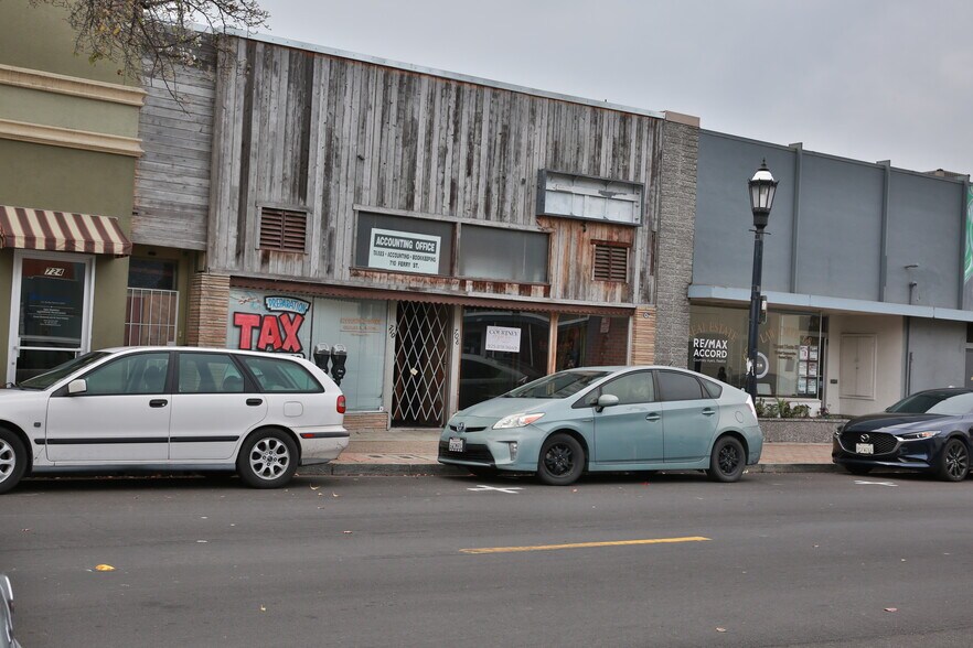 708 Ferry St, Martinez, CA à vendre - Photo du bâtiment - Image 2 de 11