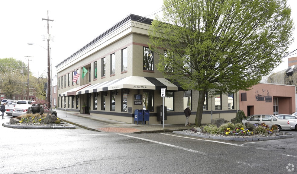 205 E 11th St, Vancouver, WA for lease - Primary Photo - Image 1 of 7