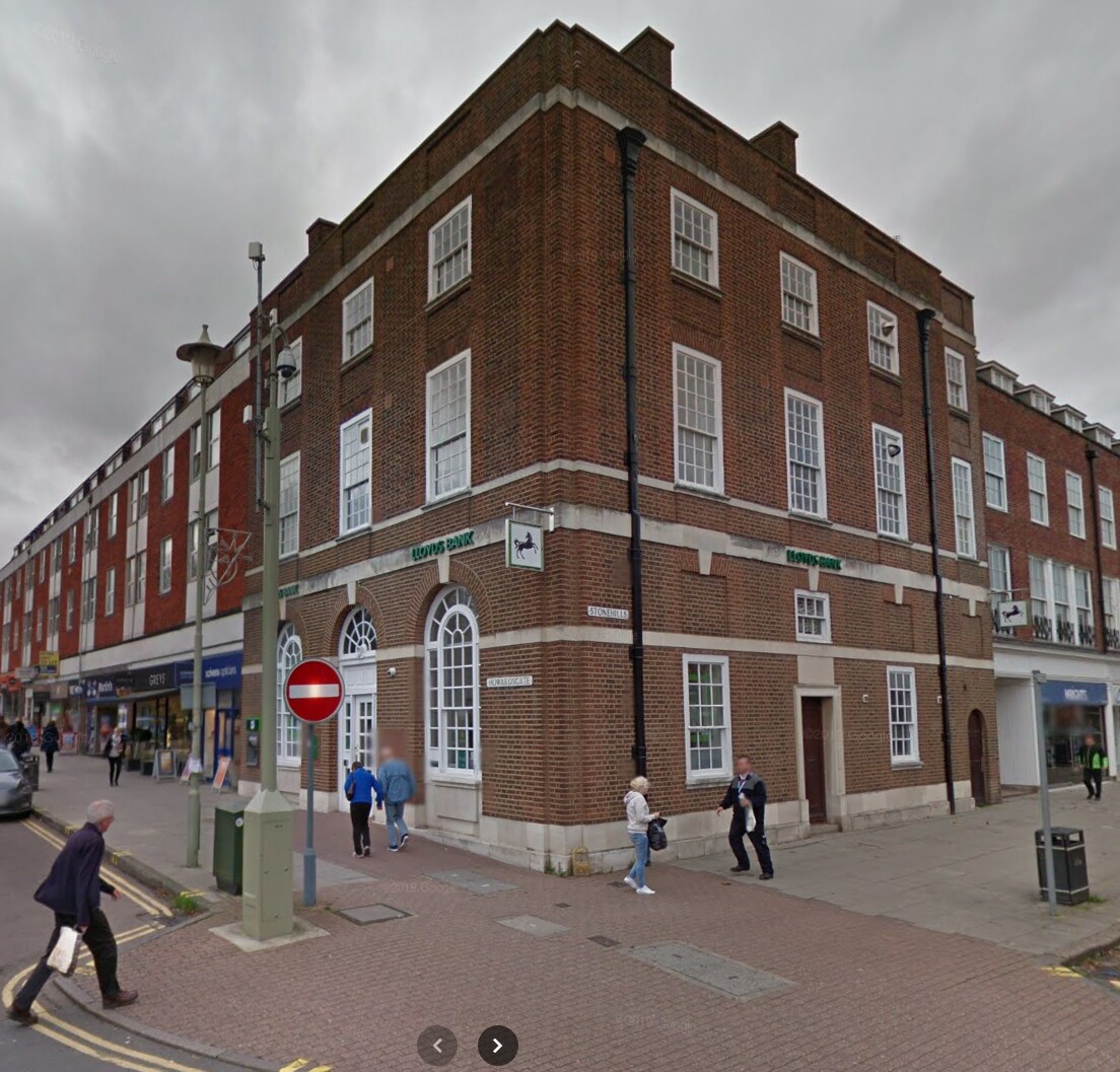 49 Howardsgate, Welwyn Garden City for lease Primary Photo- Image 1 of 2