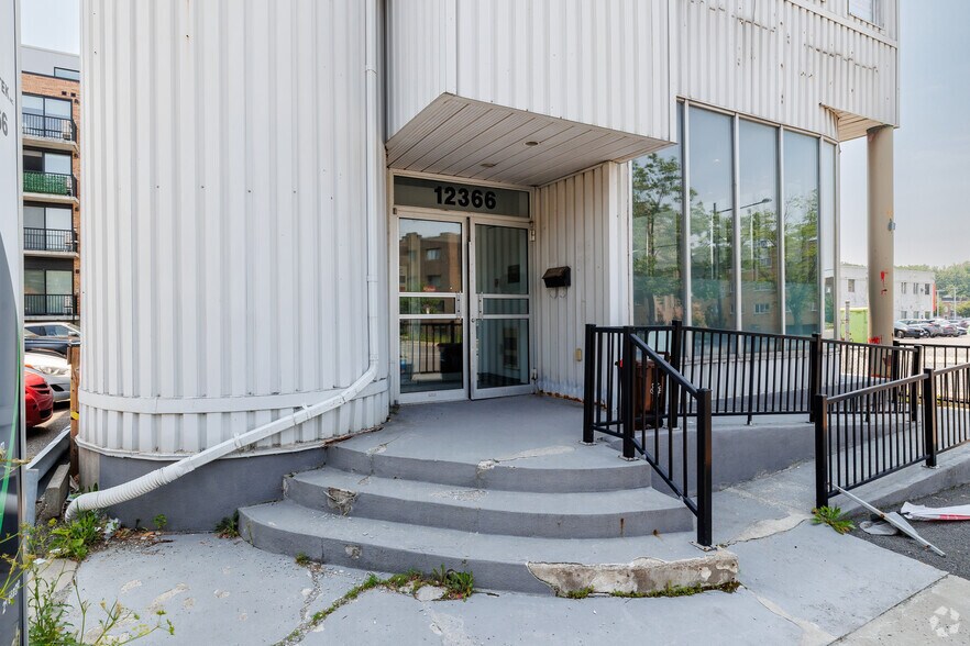 12366-12370 Rue Lachapelle, Montréal, QC à vendre - Photo du bâtiment - Image 3 de 3