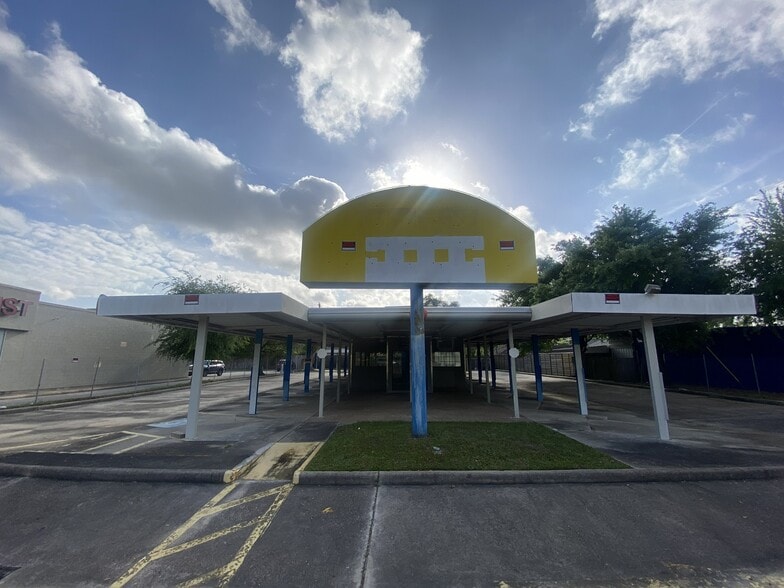 2028 Gessner Dr, Houston, TX à louer - Photo du bâtiment - Image 2 de 3