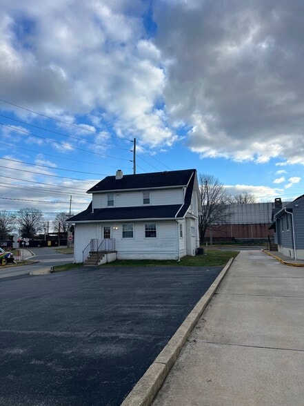 366 E Main St, Newark, DE à vendre - Photo du bâtiment - Image 3 de 3