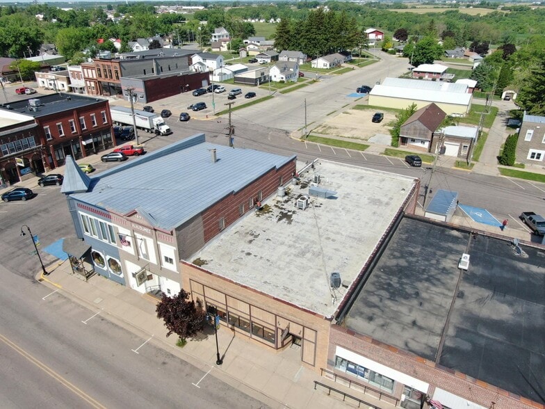 909 Front St, Cashton, WI for sale - Building Photo - Image 2 of 39