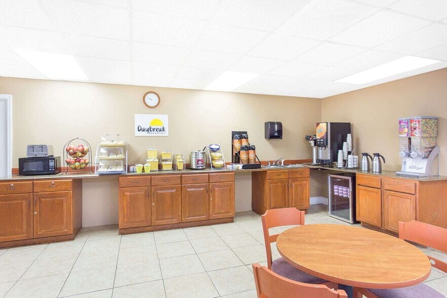 422 W Oglethorpe Blvd, Albany, GA à vendre - Photo du bâtiment - Image 3 de 11