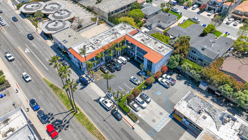 1020 Manhattan Beach Blvd, Manhattan Beach, CA à louer - Photo du bâtiment - Image 3 de 4