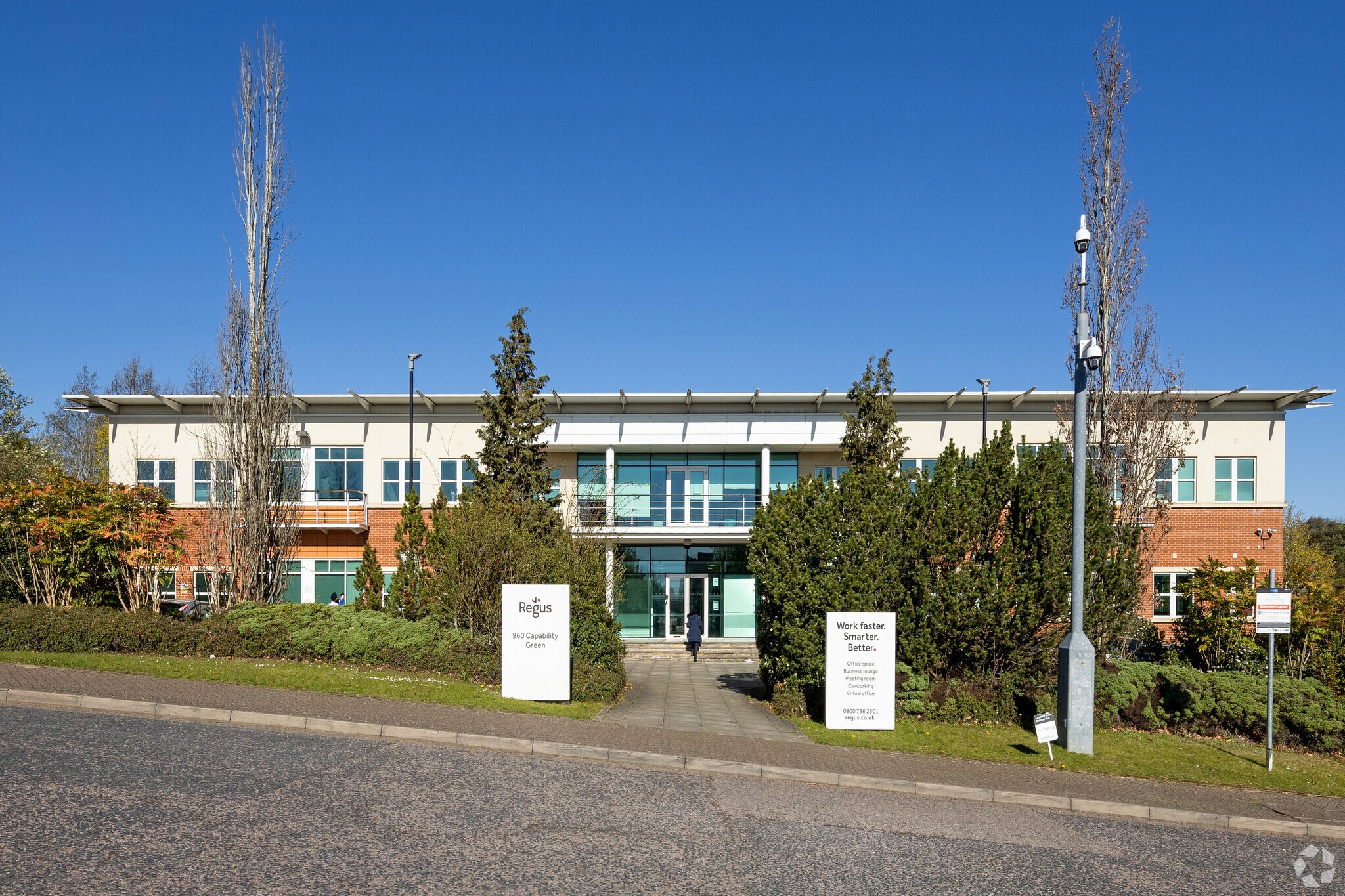 960 Capability Grn, Luton for lease Primary Photo- Image 1 of 4