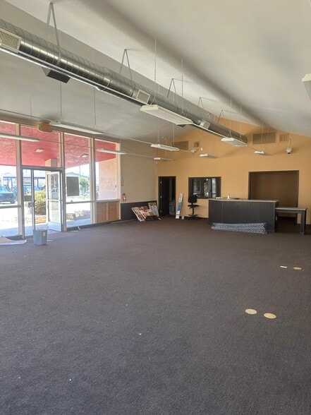 2805 Vineyard Ave, Oxnard, CA for lease - Building Photo - Image 2 of 19