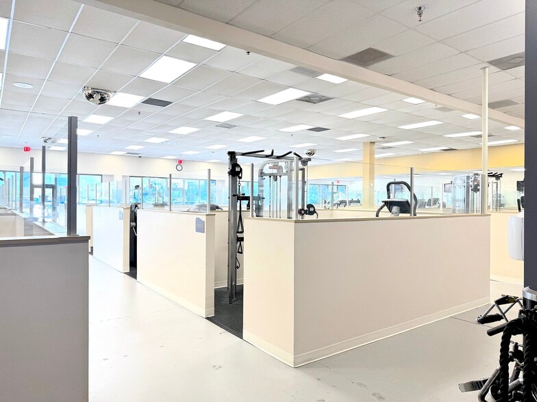 3045-3055 Columbia Blvd, Titusville, FL for lease - Building Photo - Image 3 of 10