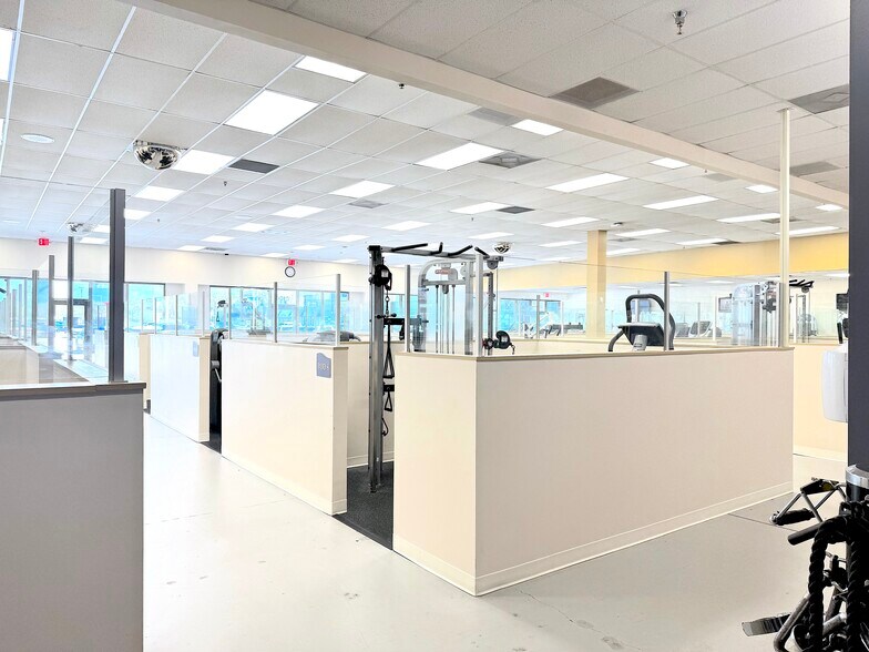 3045-3055 Columbia Blvd, Titusville, FL à louer - Photo du bâtiment - Image 3 de 10