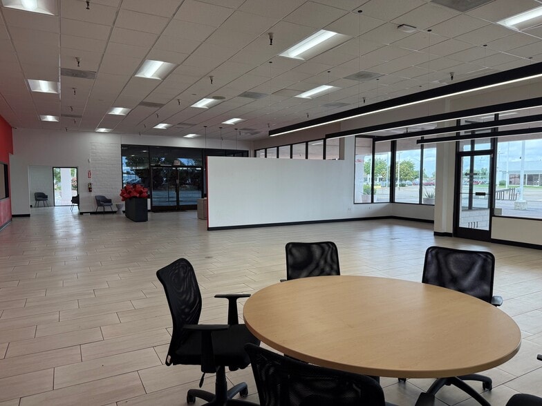 3190 Auto Center Cir, Stockton, CA for sale - Building Photo - Image 2 of 25