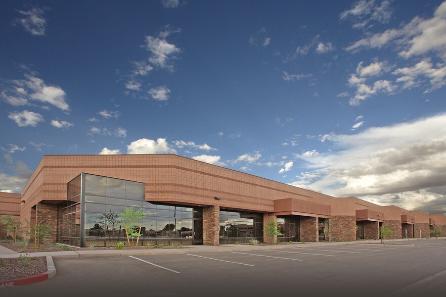 2340 W Parkside Ln, Phoenix, AZ à vendre - Photo du bâtiment - Image 3 de 10