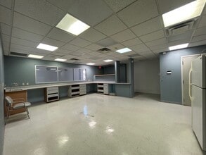 209 W Village Blvd, Laredo, TX for lease Interior Photo- Image 1 of 14