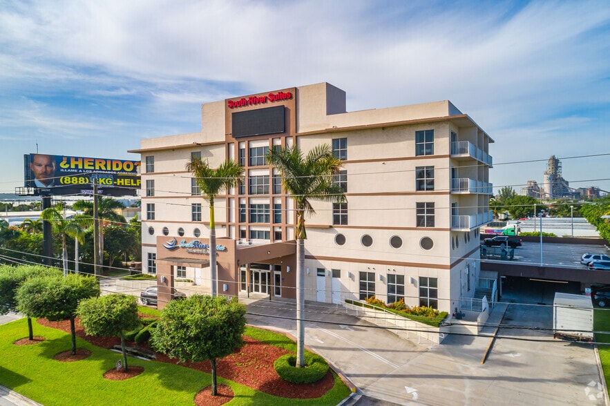 12484 NW South River Dr, Medley, FL for lease - Primary Photo - Image 1 of 14