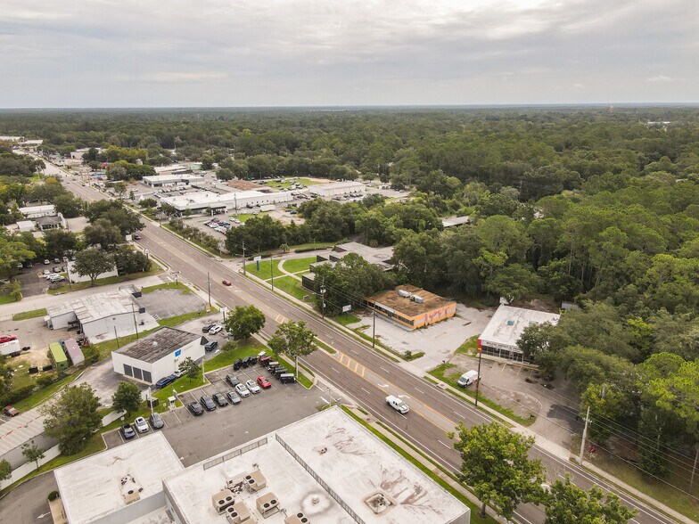 1947 N Main St, Gainesville, FL for lease - Building Photo - Image 2 of 24