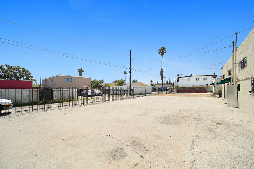 8872 S Vermont Ave, Los Angeles, CA for lease - Building Photo - Image 3 of 6