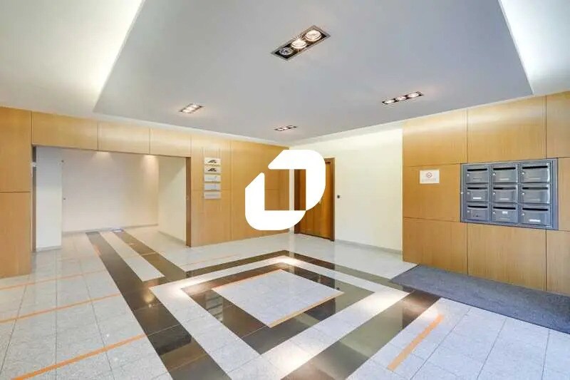 Office in Les Ulis for lease - Building Photo - Image 2 of 13