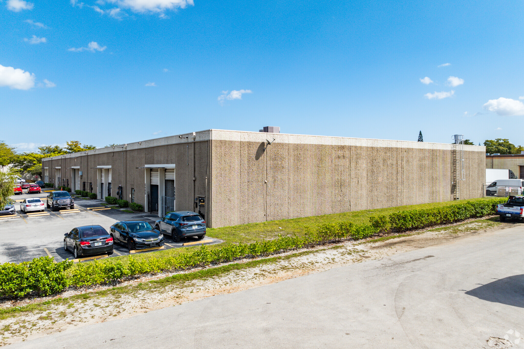 5500-5632 NW 161st St, Hialeah, FL for lease Building Photo- Image 1 of 4