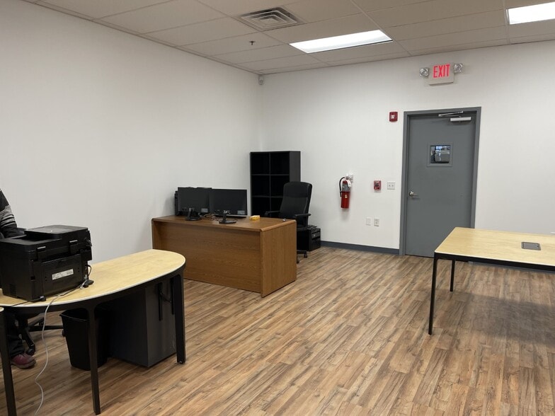 746 Gotham Pky, Carlstadt, NJ for lease - Interior Photo - Image 3 of 9