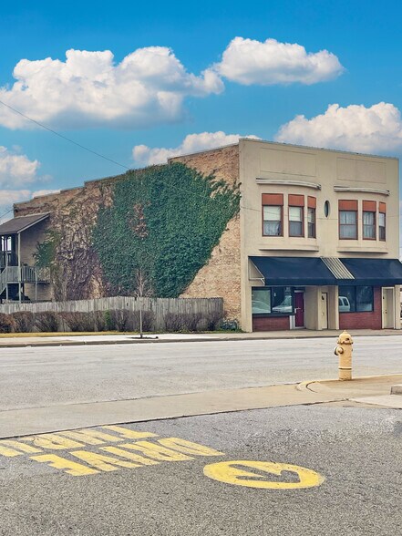 125 N Main St, Elkhart, IN à louer - Photo du bâtiment - Image 2 de 4