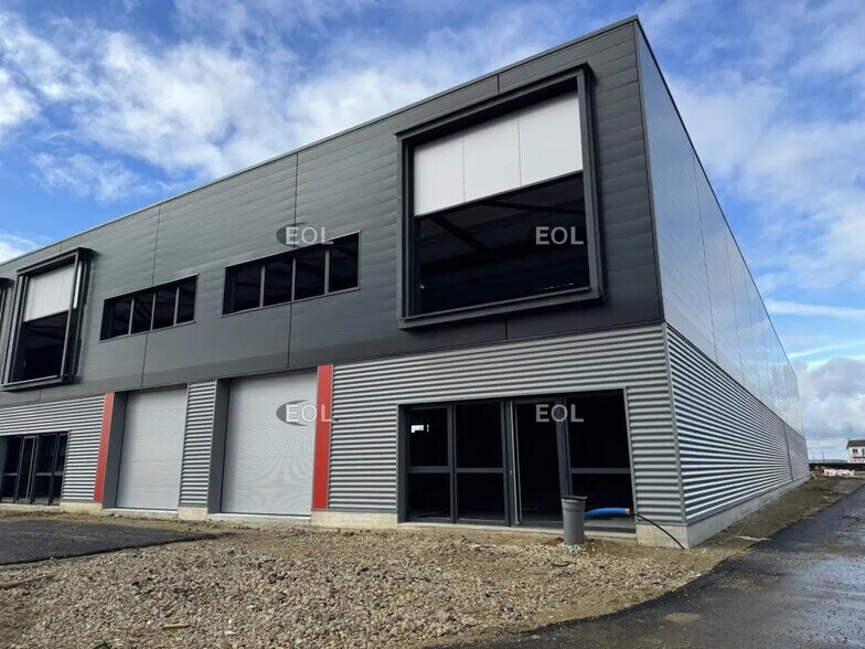 Flex in Avrainville for lease - Building Photo - Image 2 of 5